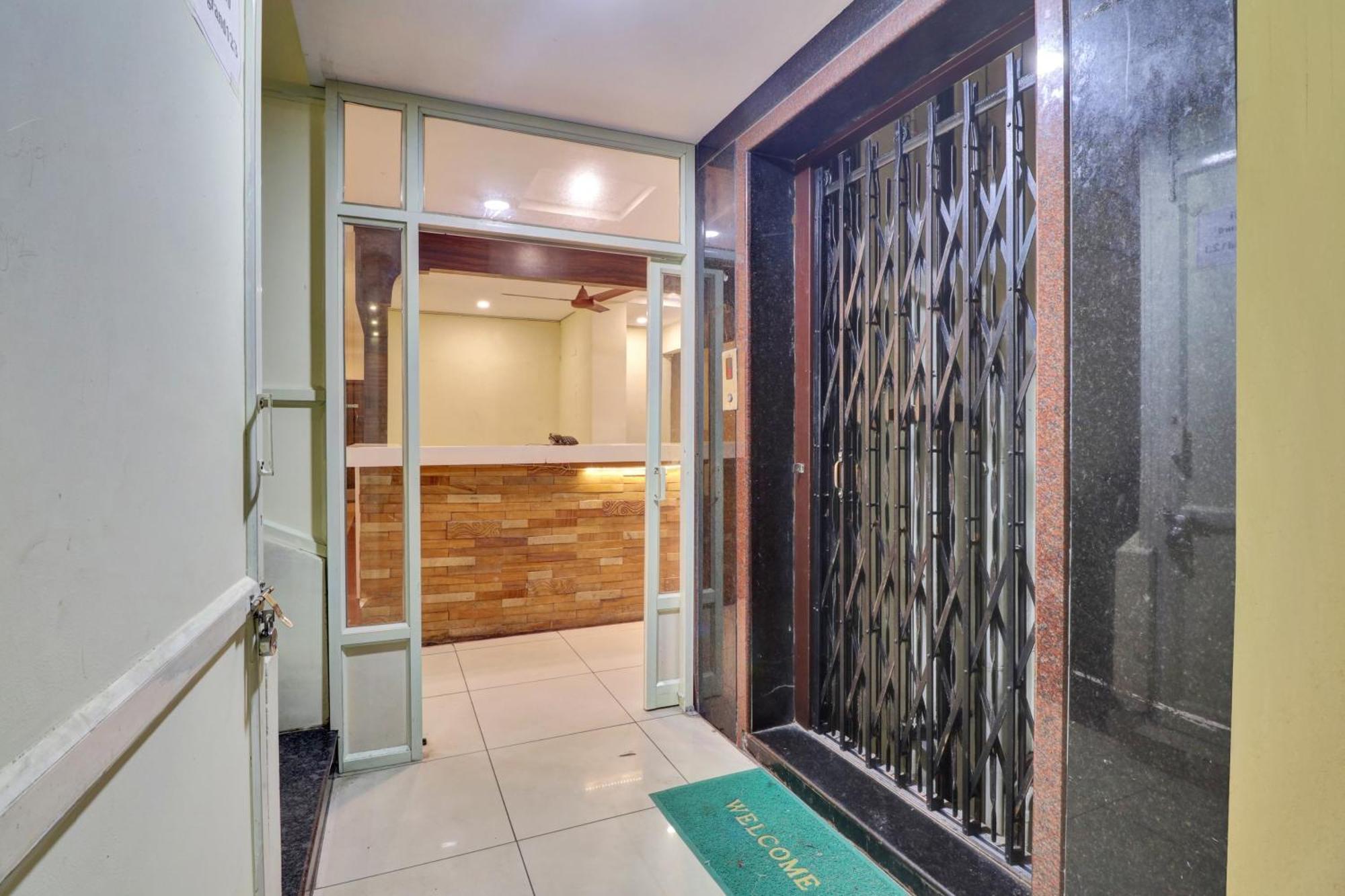 Hotel O Aditya Grand Inn Guntūr Extérieur photo