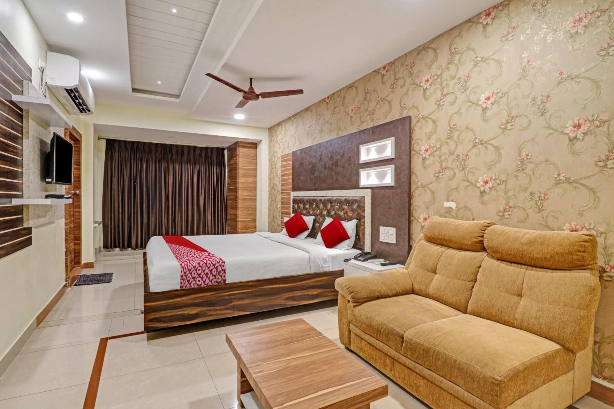 Hotel O Aditya Grand Inn Guntūr Extérieur photo